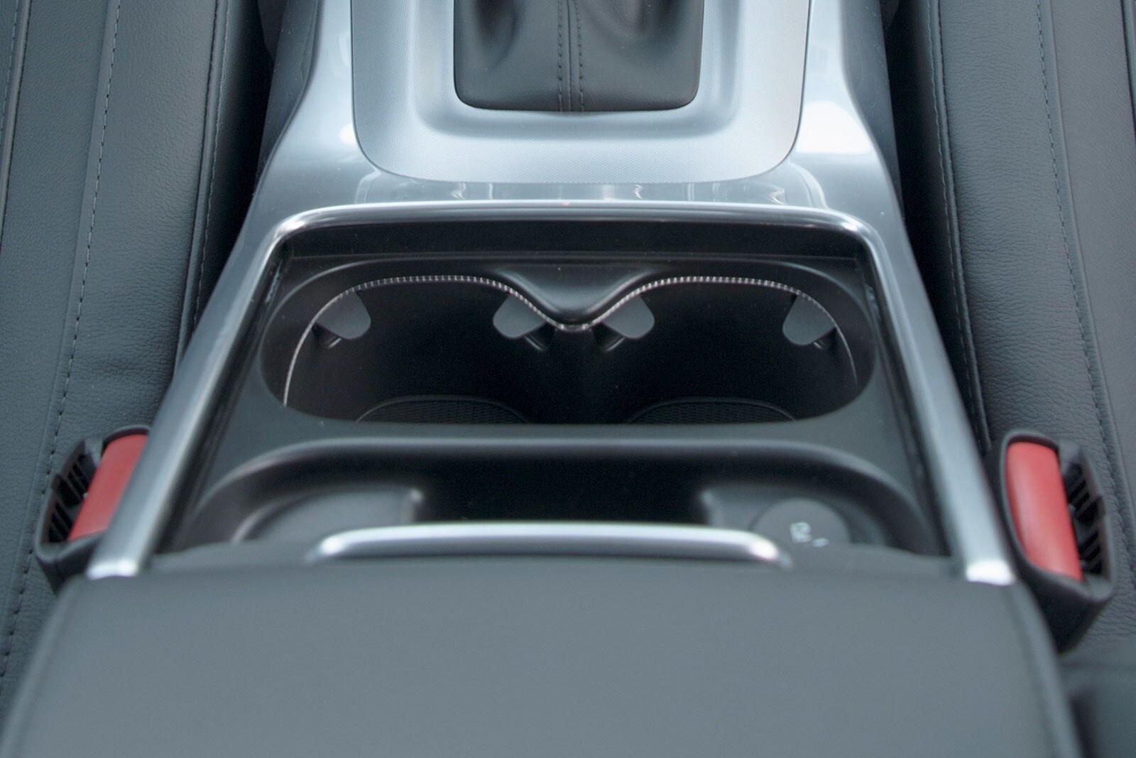 2016 Volvo S80 interior CUP