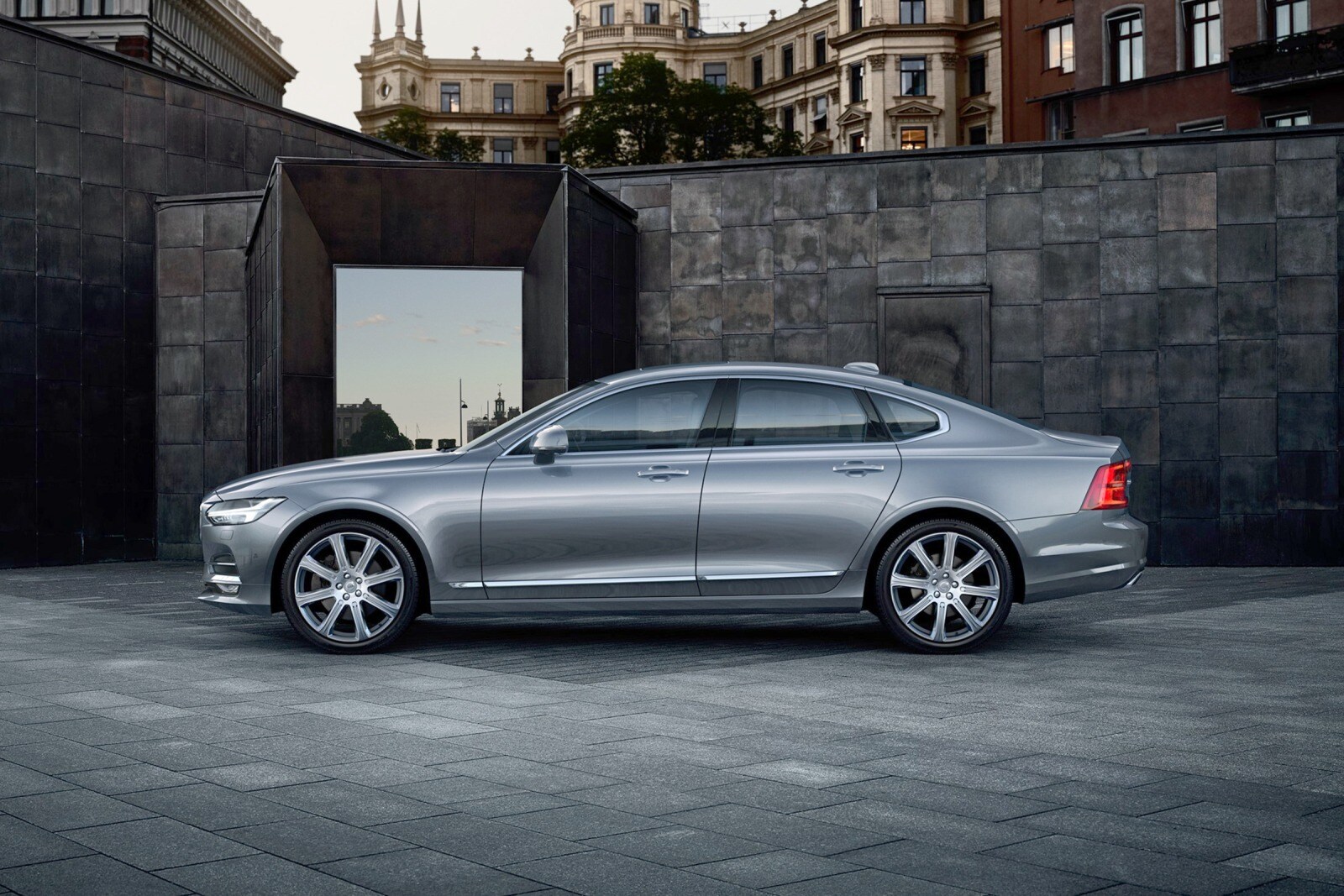 2017 Volvo S90 exterior F
