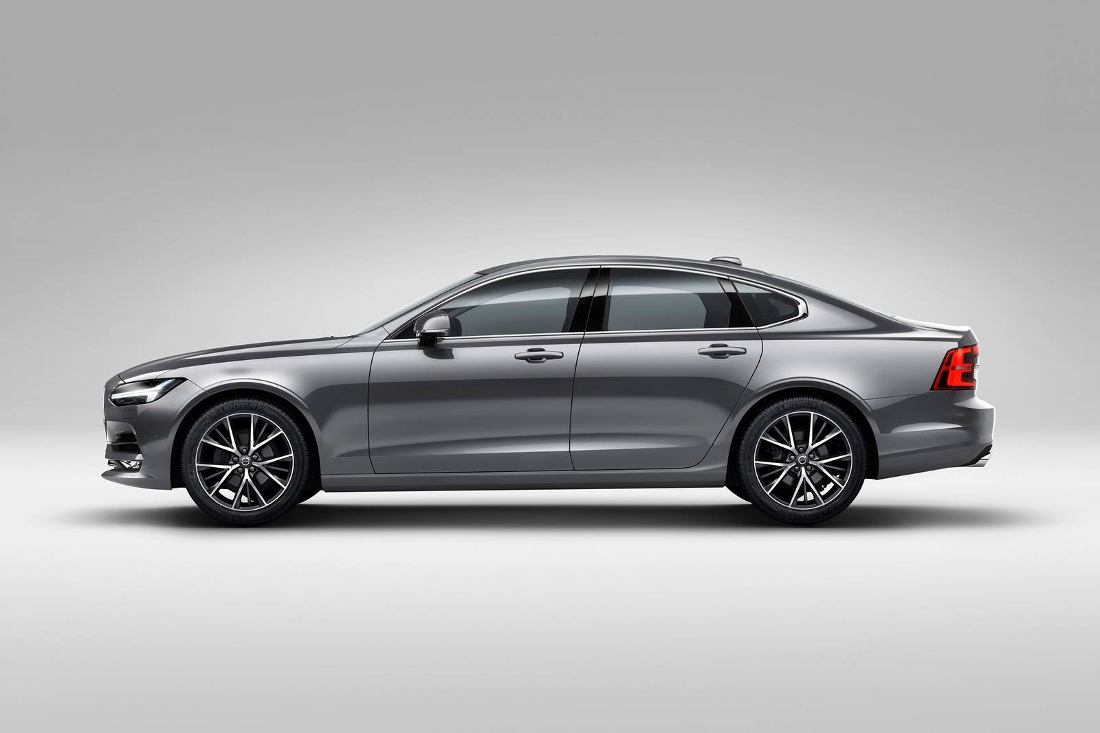 2018 Volvo S90 exterior S