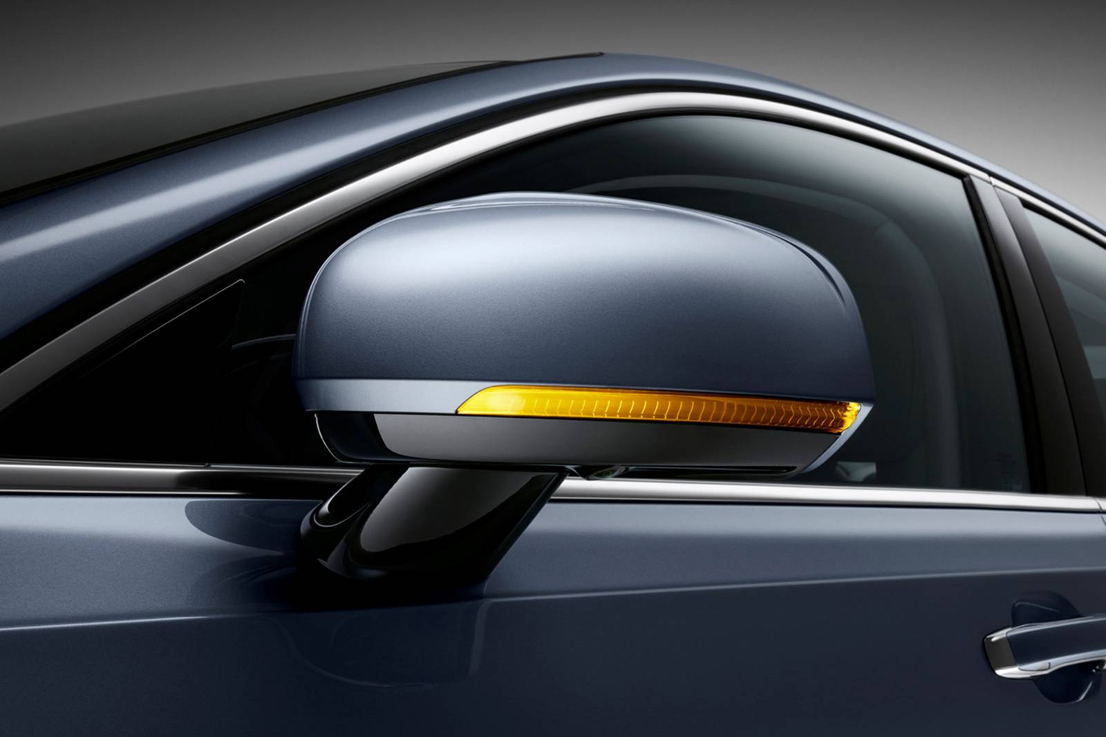 2020 Volvo S90 exterior EDETAIL