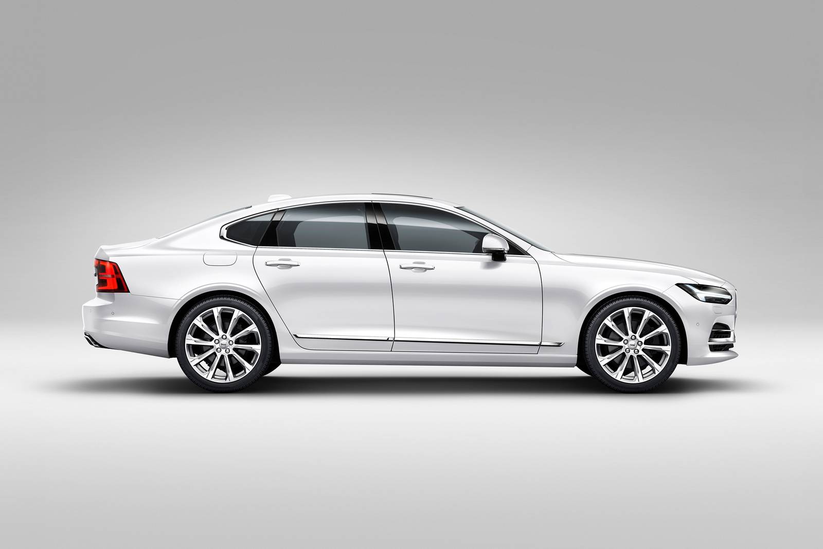 2020 Volvo S90 — OEM photo 2