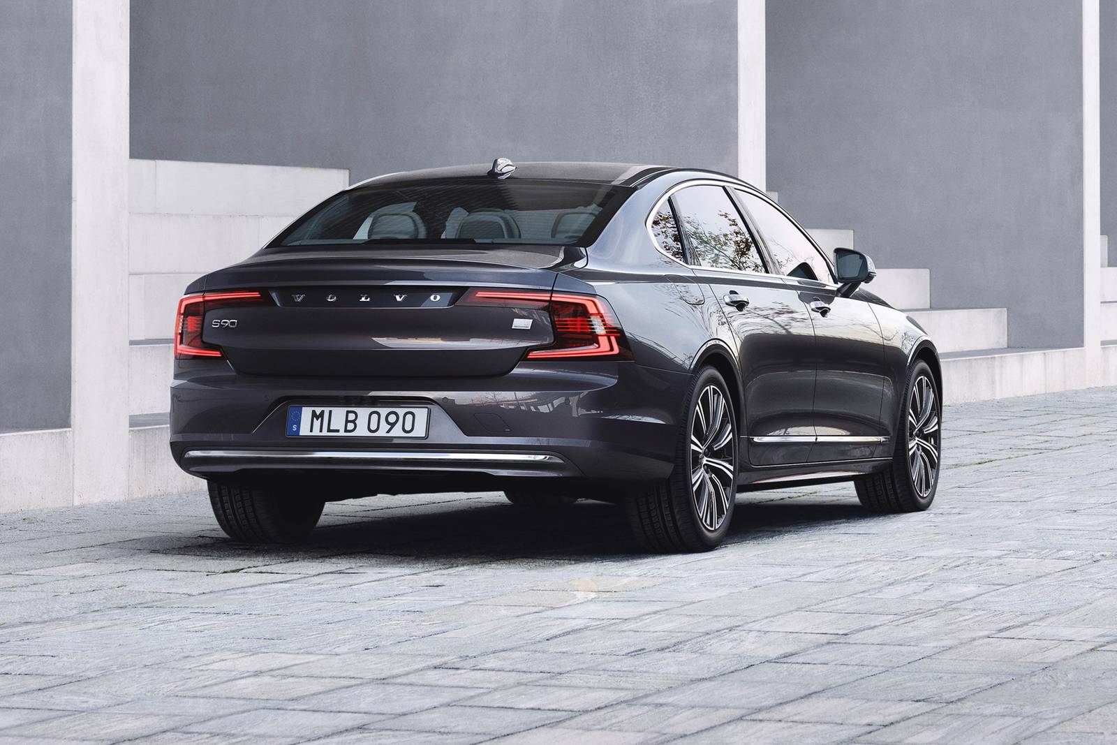 2021 Volvo S90