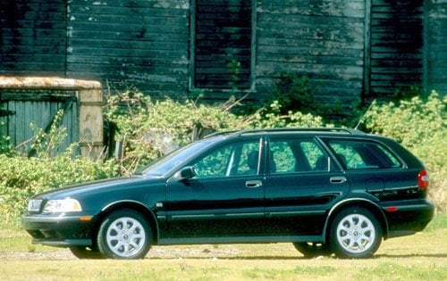 2000 Volvo V40 4 Dr STD Turbo Wagon