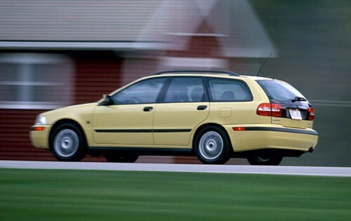 2001 Volvo V40 4dr Wagon 