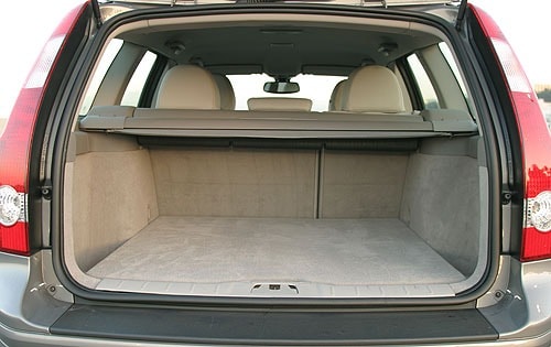 2005 Volvo V50 interior CARGO