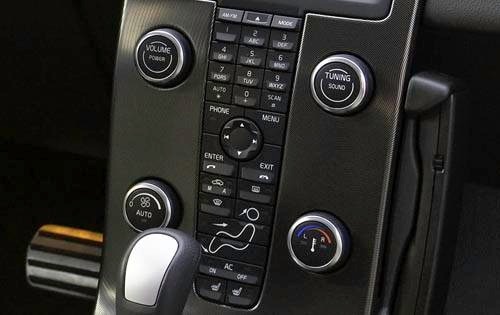 2010 Volvo V50 interior CC