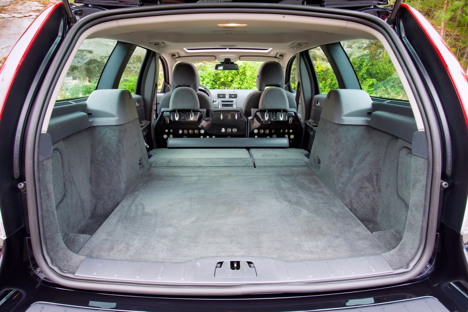2010 Volvo V50 interior CARGO