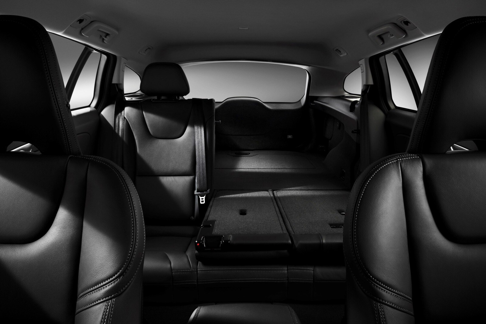 2015 Volvo V60 front safety RSD