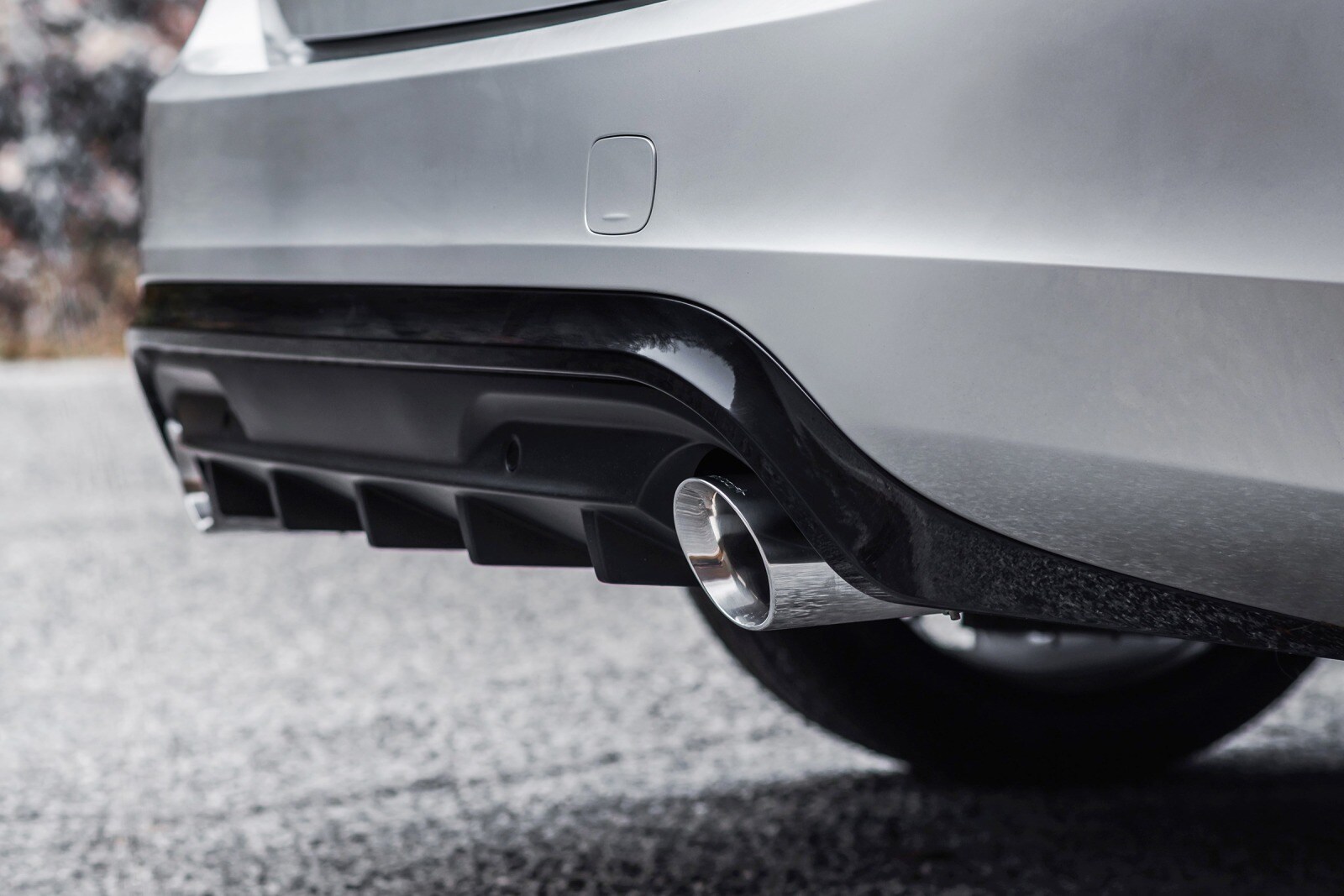 2017 Volvo V60 exterior EDETAIL