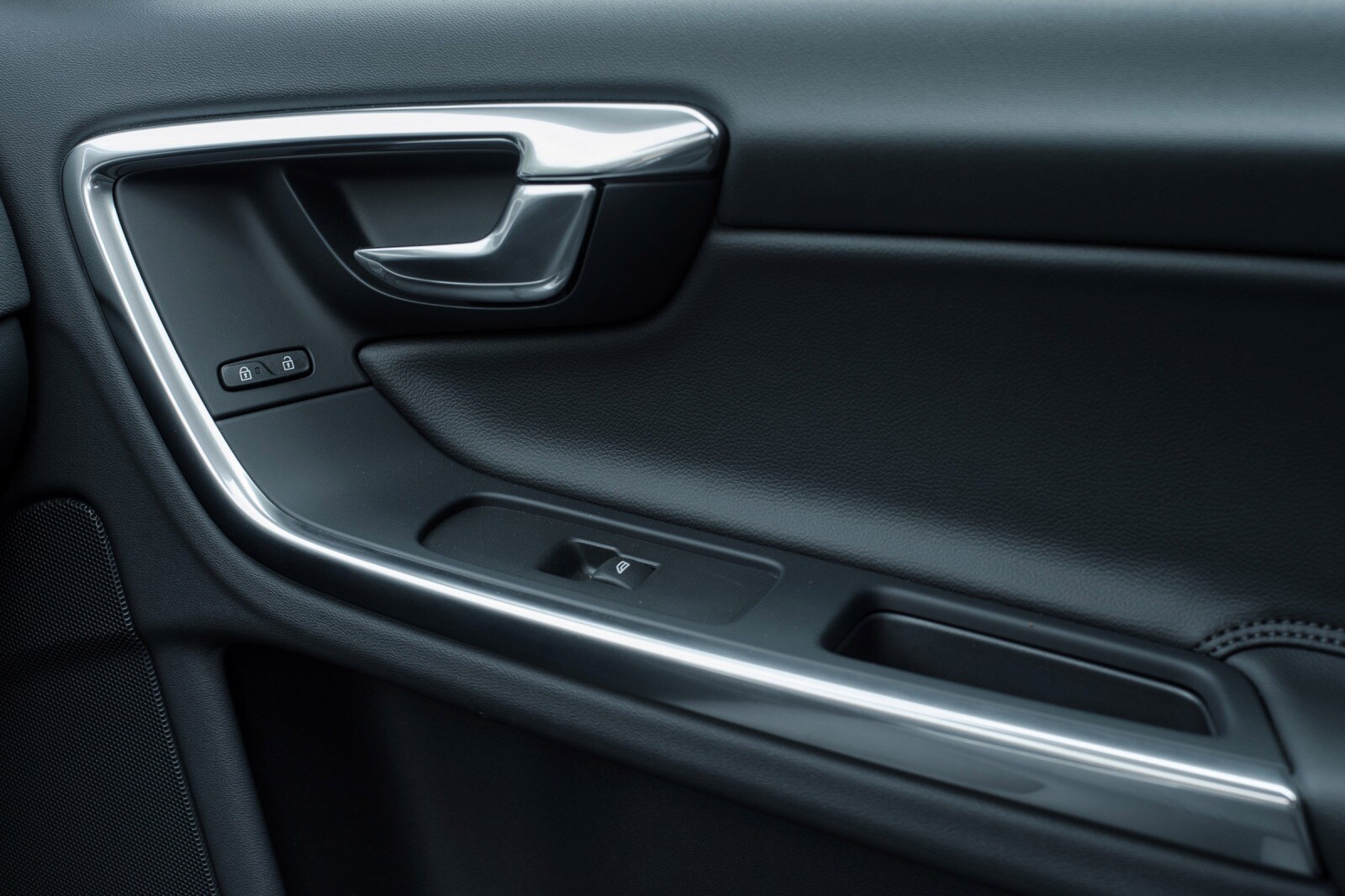 2018 Volvo V60 front safety DETAIL