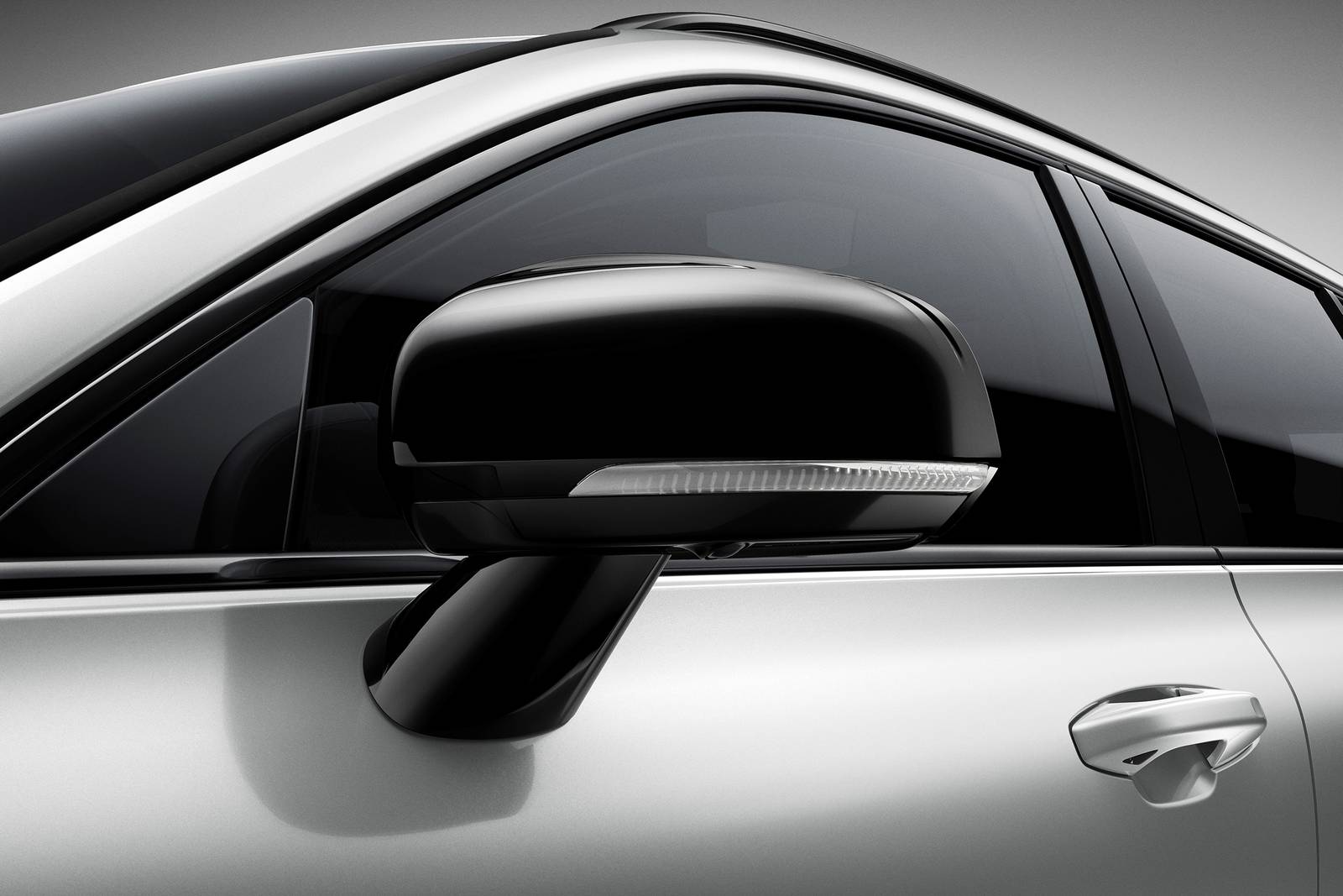 2019 Volvo V60 exterior EDETAIL