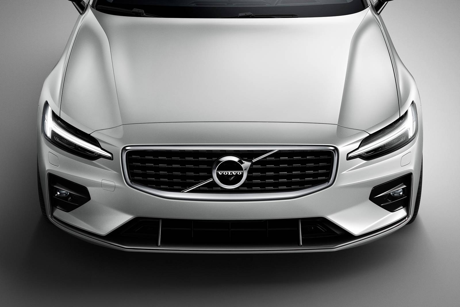 2019 Volvo V60 — OEM photo 4