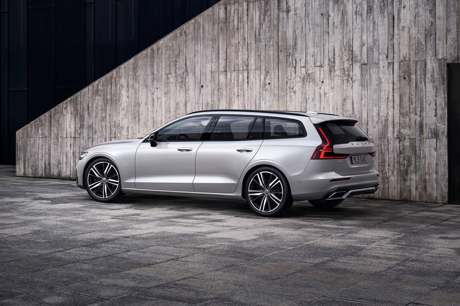 2022 Volvo V60