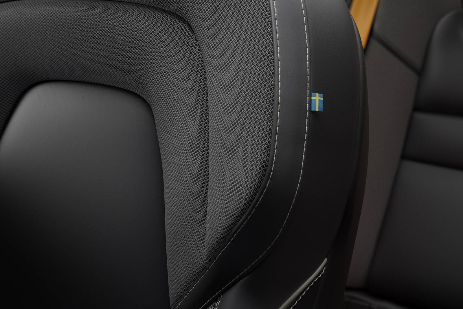 2024 Volvo V60 interior DETAIL