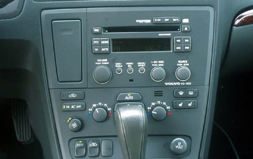 2001 Volvo V70 interior CC