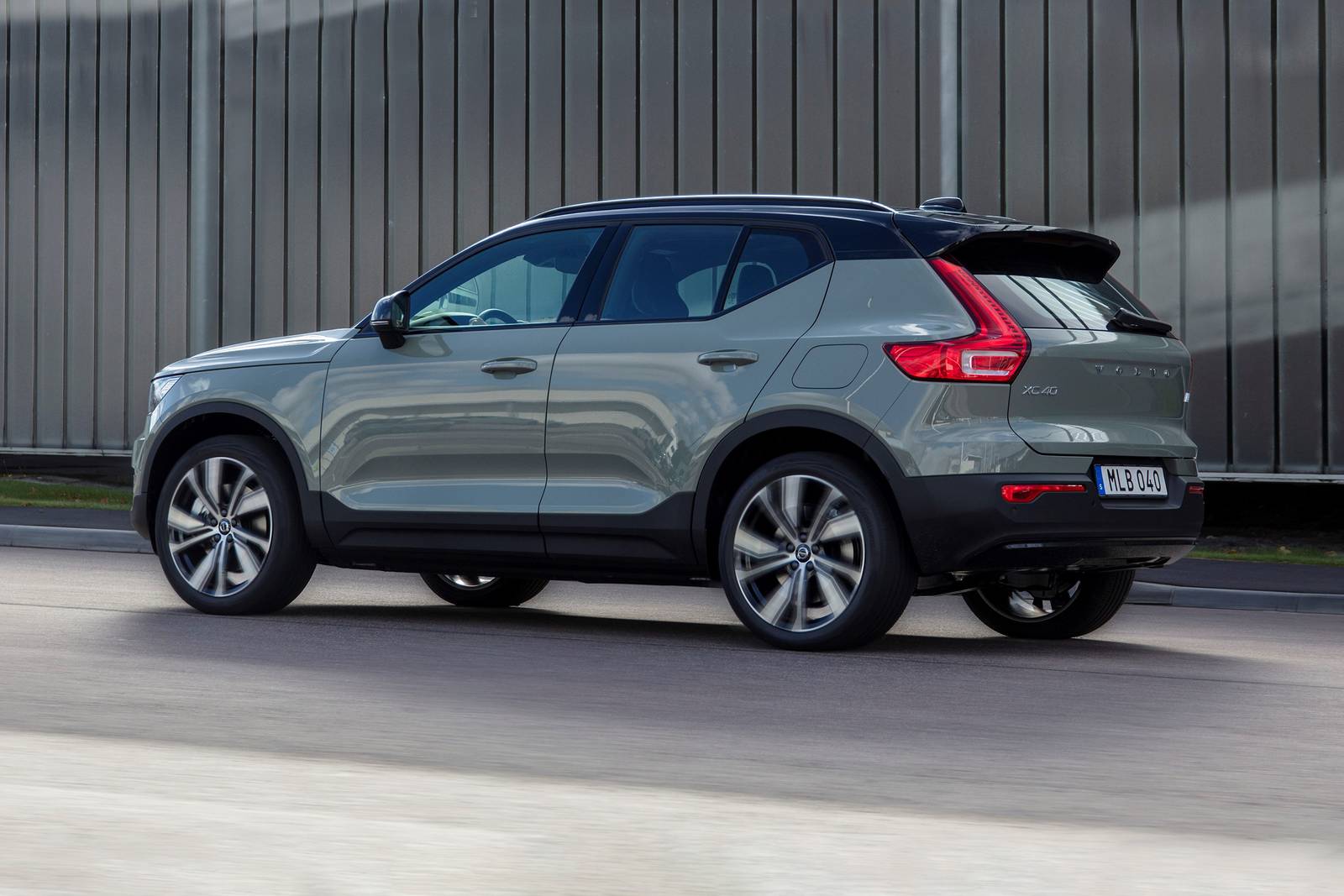 2022 Volvo XC40 Recharge Ultimate 4dr SUV Exterior Shown