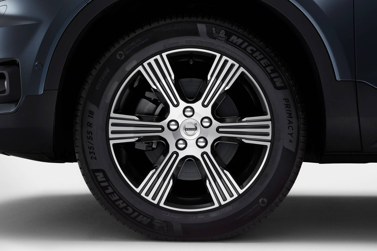 2019 Volvo Xc40 exterior W