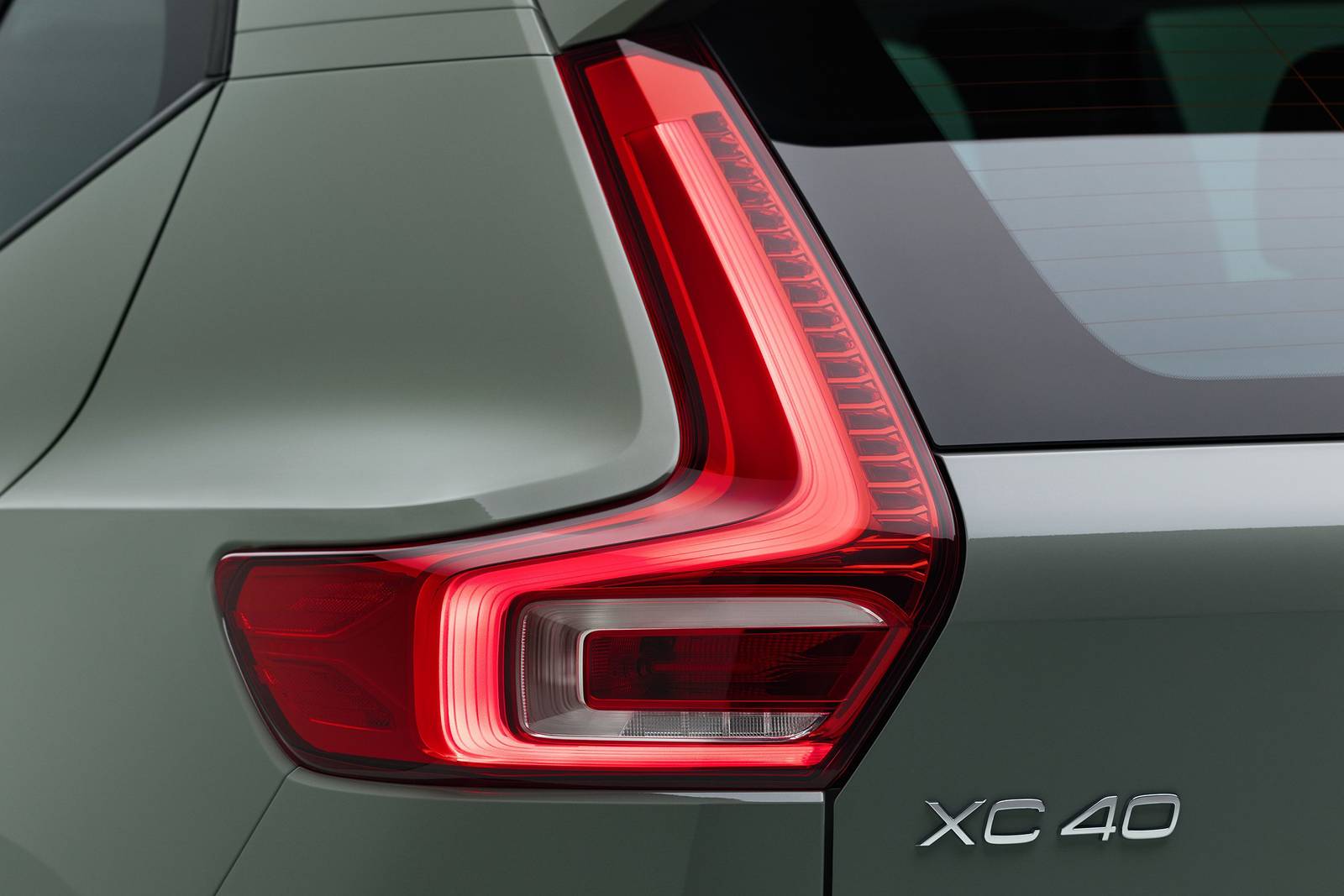 2023 Volvo XC40 front safety EDETAIL