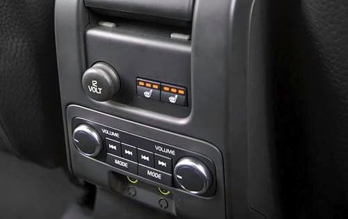 2010 Volvo XC60 front safety DETAIL