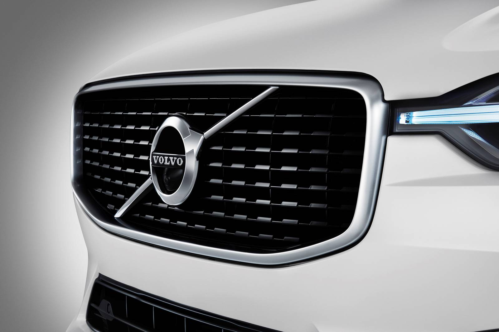 2021 Volvo XC60 front safety FBDG