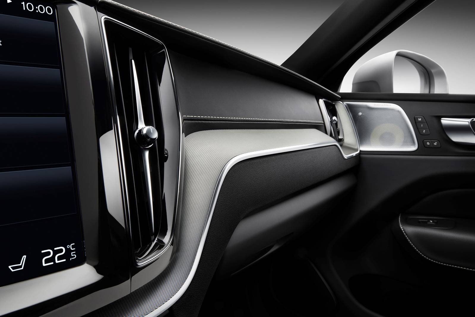 2021 Volvo XC60 front safety DETAIL