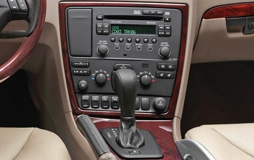 2005 Volvo XC70 interior CC