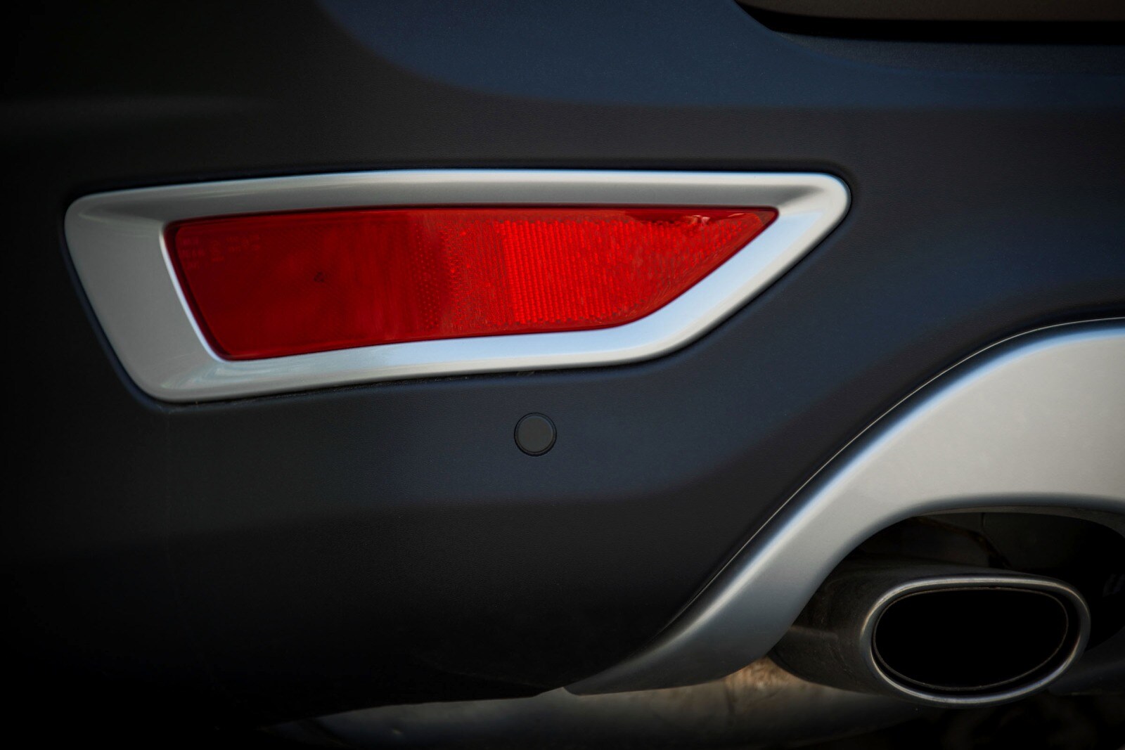 2013 Volvo XC70 exterior EDETAIL