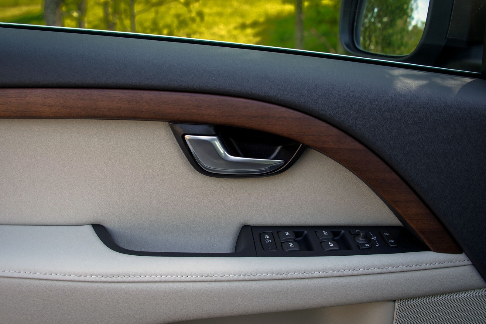 2013 Volvo XC70 interior DETAIL