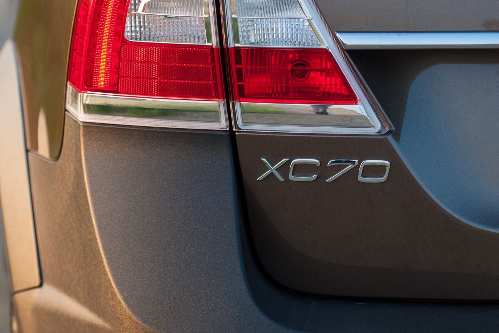 2016 Volvo XC70 exterior RBDG