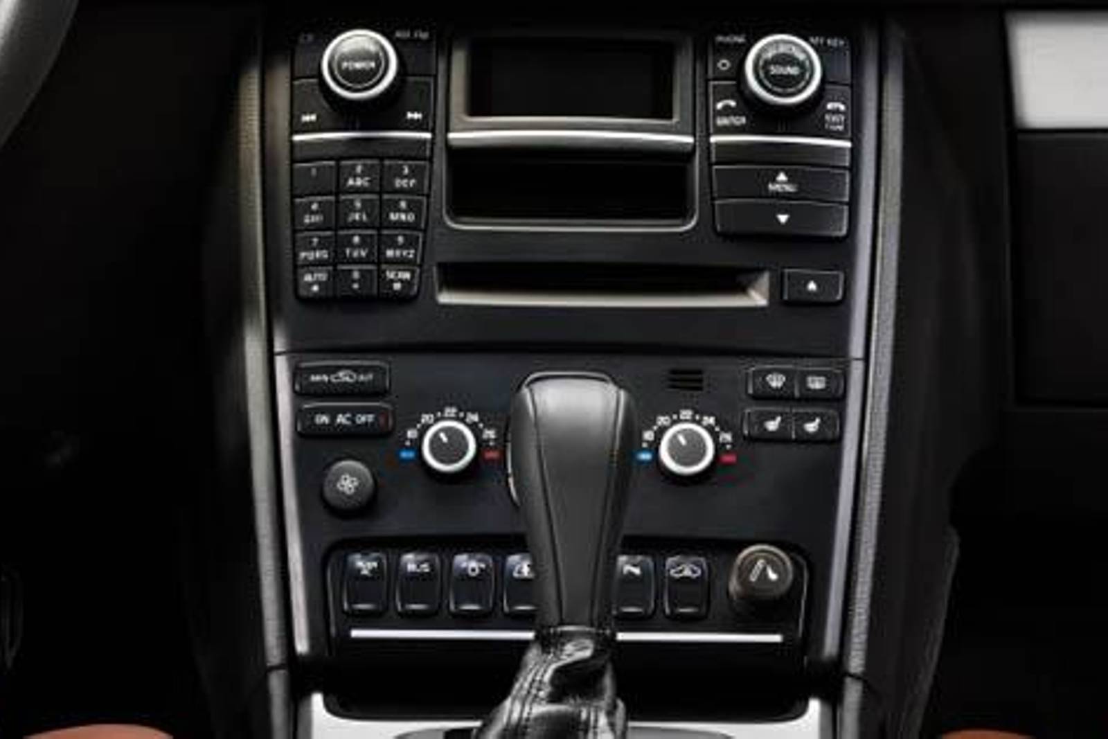 2011 Volvo XC90 interior CC