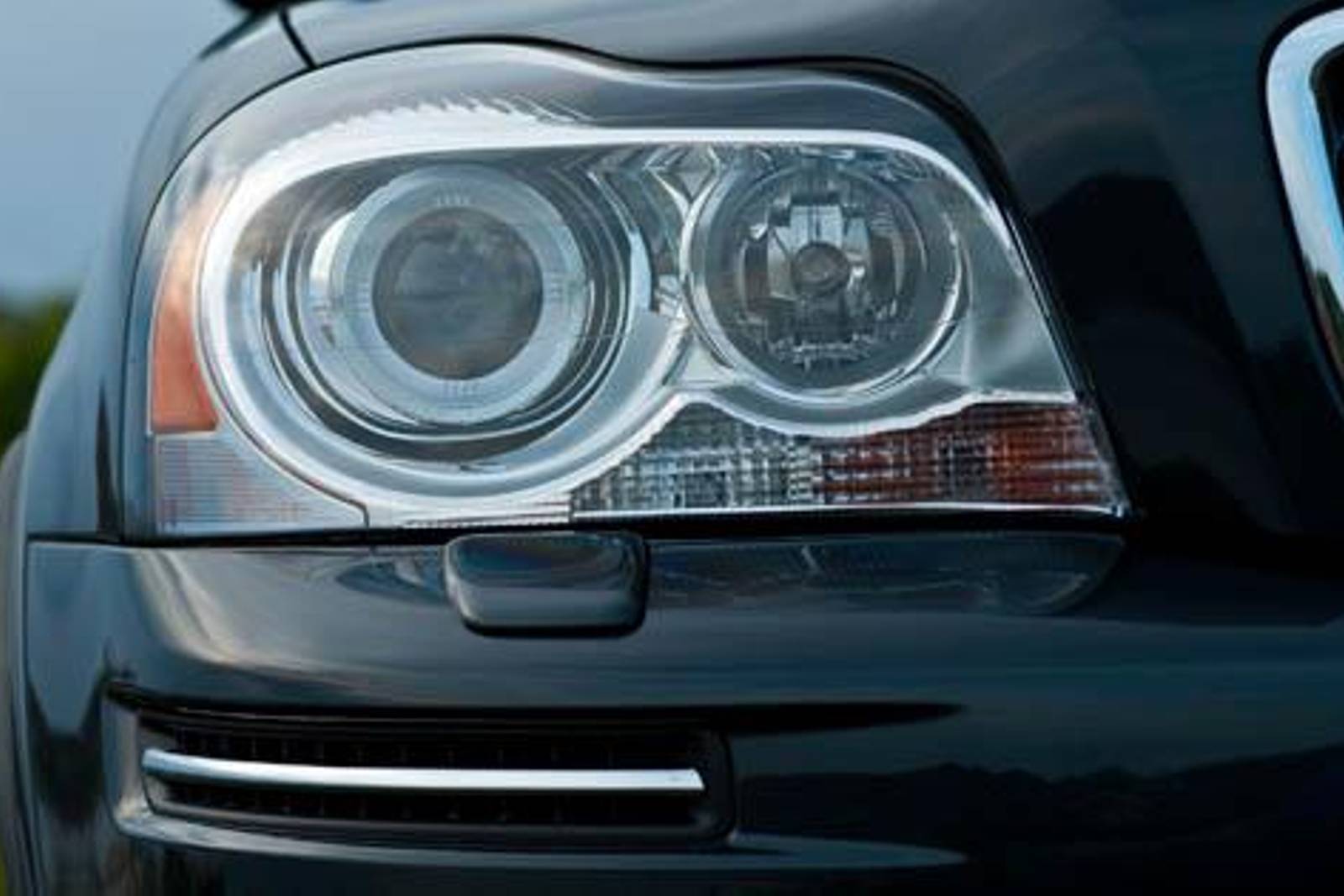 2011 Volvo XC90 exterior EDETAIL