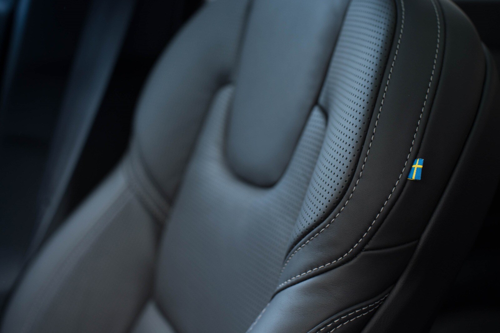 2017 Volvo XC90 front safety DETAIL