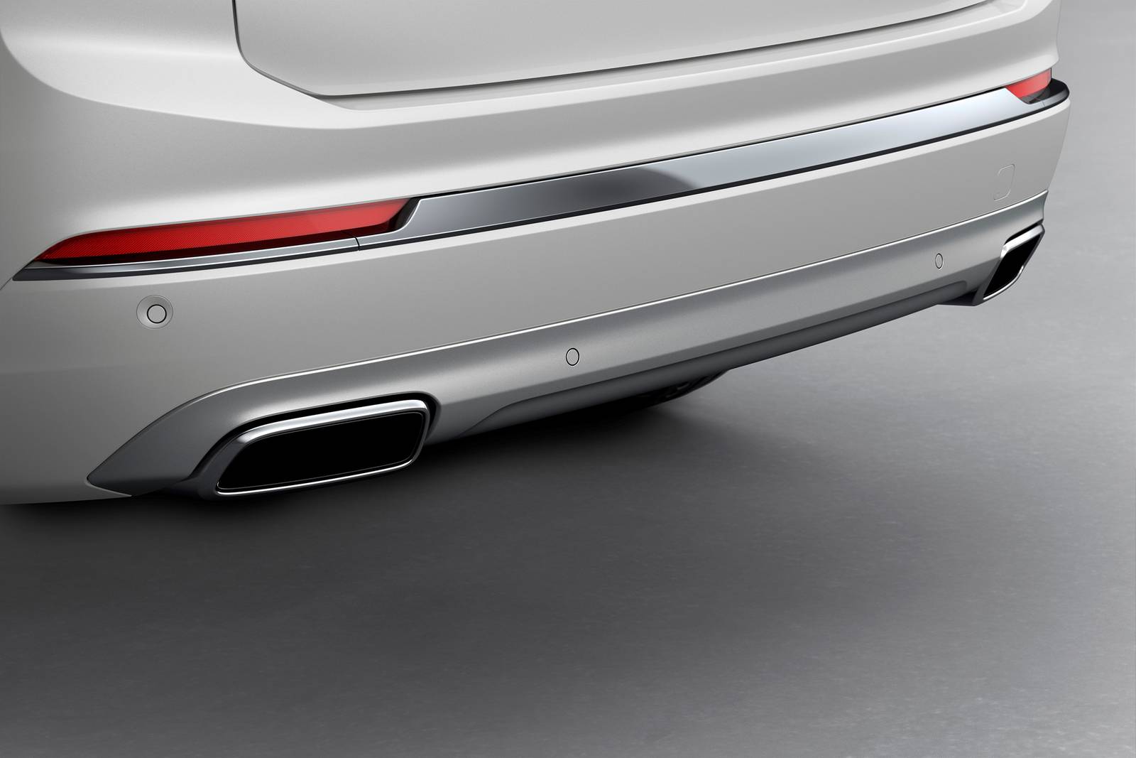 2020 Volvo XC90 front safety EDETAIL