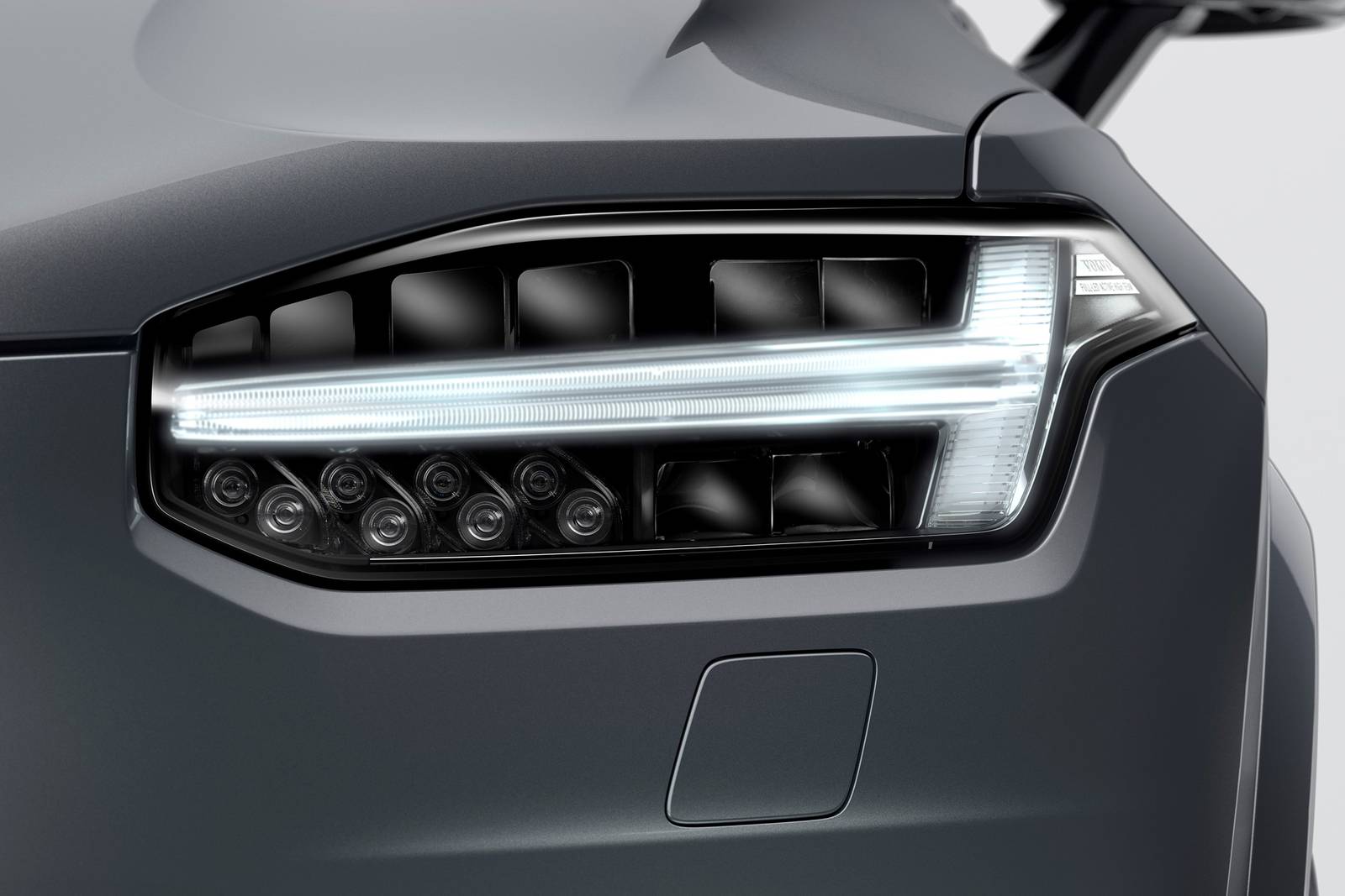 2021 Volvo XC90 front safety EDETAIL